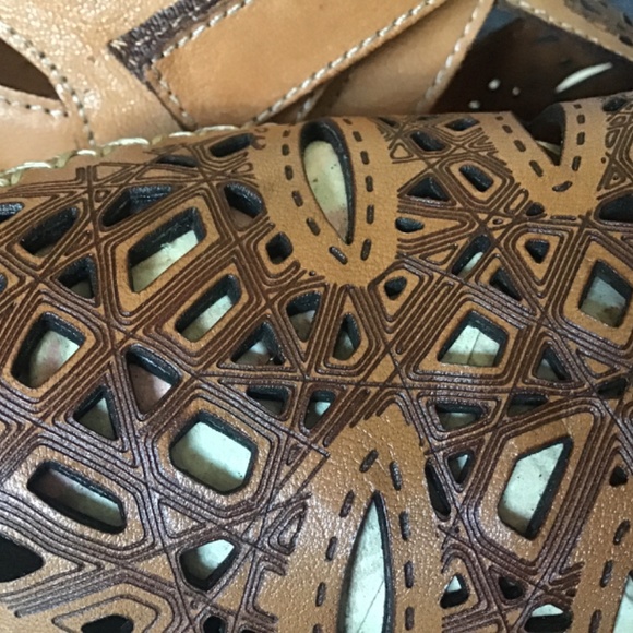 Brand new sandals - Picture 12 of 13